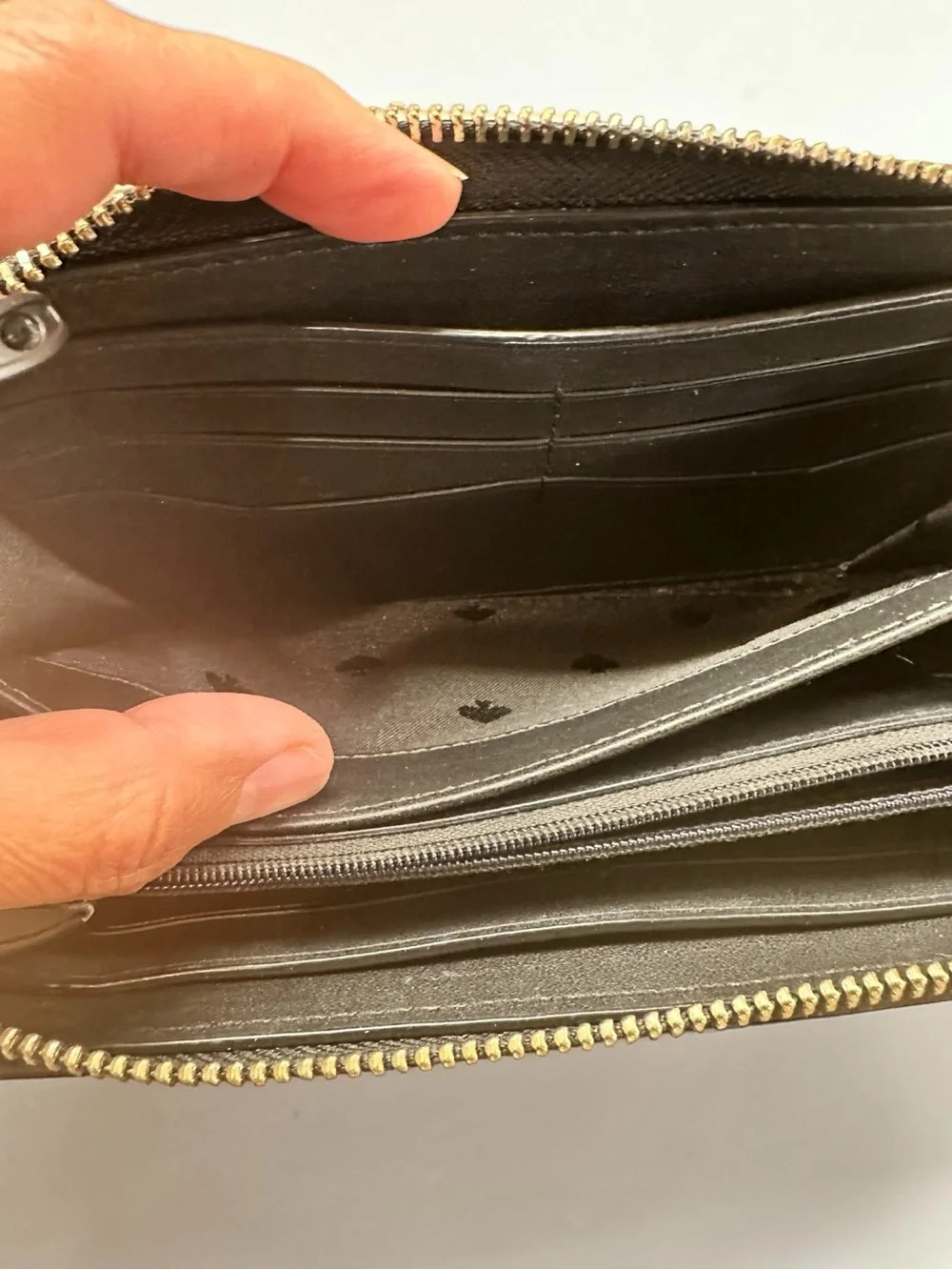 Kate Spade Staci Black Saffiano Leather Zip Around Continental Wallet EUC